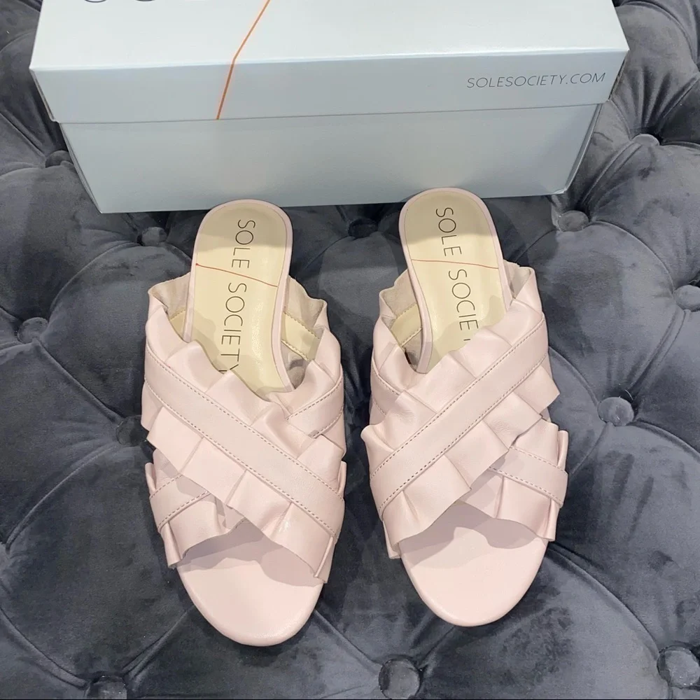 𝅺New Sole Society So Mandi Leather Sandals - Pink